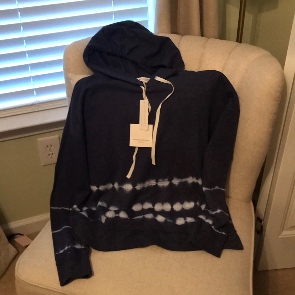 Super cute light weight hoodie👍🏖